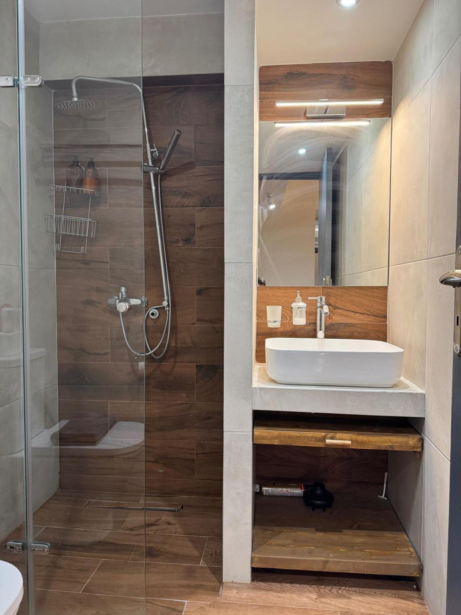 Haris 302 Apartment By Vpn Accomodation Athens Luaran gambar